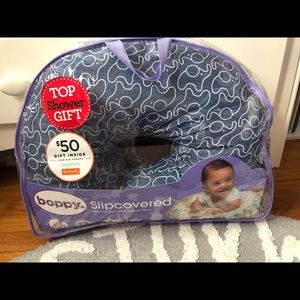 Boppy pillow navy elephant/striped